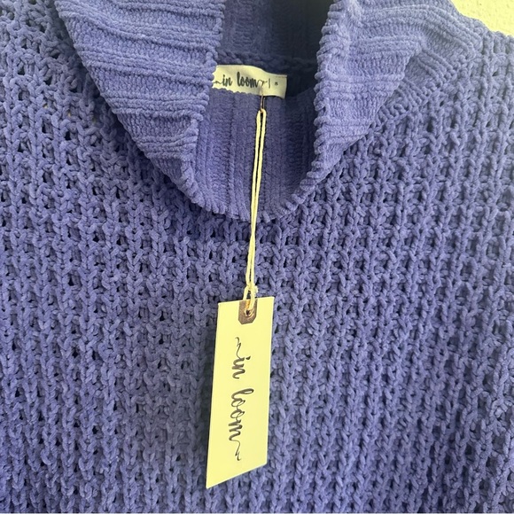 Loom Periwinkle Knit Sweater Soft and Cozy Size Small - Picture 3 of 6